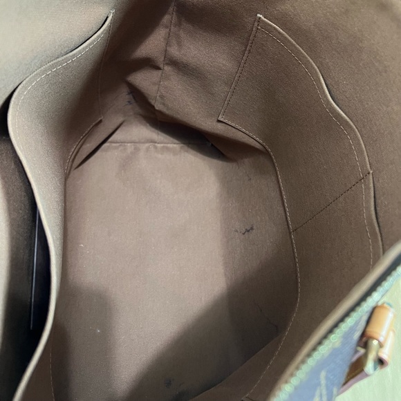 Louis Vuitton Totally MM Monogram Canvas - Picture 5 of 16